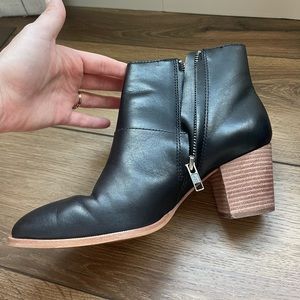 Madewell black leather ankle booties